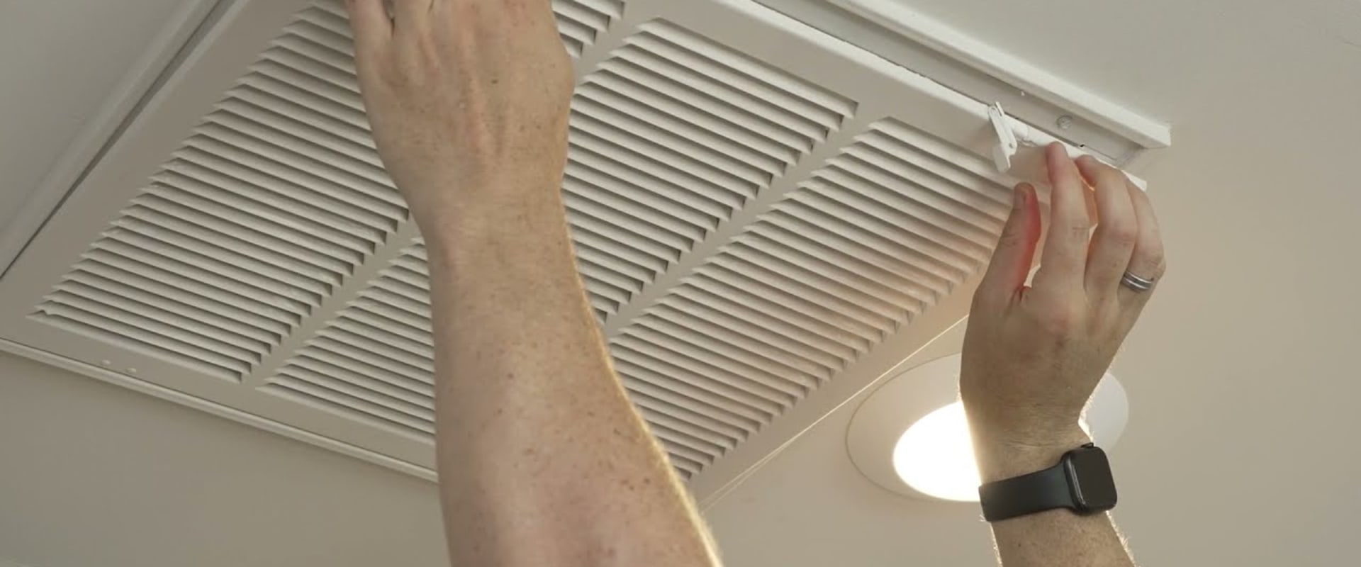 How to Easily Install an Air Conditioner Filter in Your Home